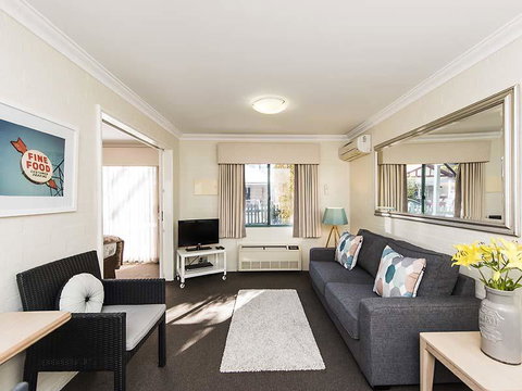 Subiaco Village 28 - Hotel WA 1