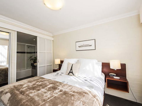 Subiaco Village 28 - Hotel WA 10