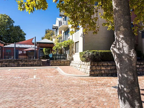 Subiaco Village 28 - Hotel WA 20