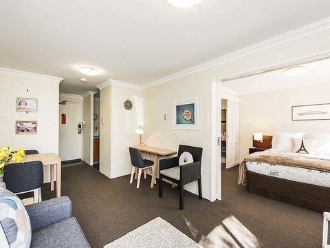 Subiaco Village 28 - Hotel WA 4