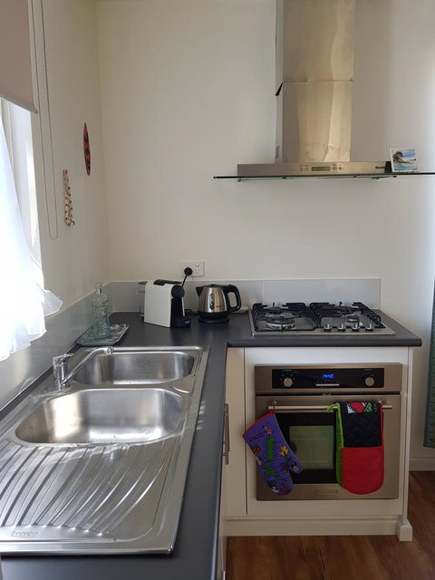 While Away Holiday Accommodation - Hotel WA 6