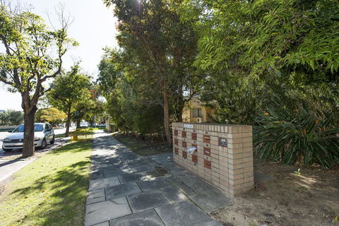 Townshend Rd - Hotel WA 34