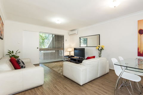Forrest St - Hotel WA 4