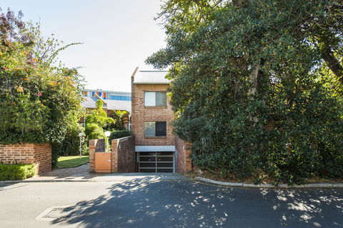 Forrest St - Hotel WA 19