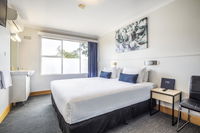 Book Derwent Park Accommodation Vacations Hotel WA Hotel WA