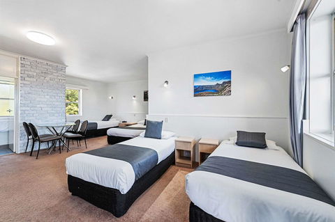 Coach House Launceston - Hotel WA 7
