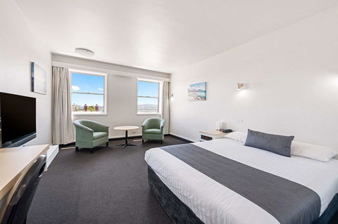 Coach House Launceston - Hotel WA 5