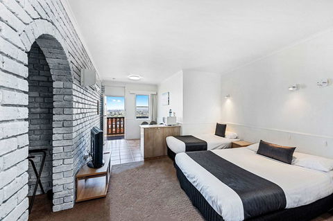 Coach House Launceston - Hotel WA 13