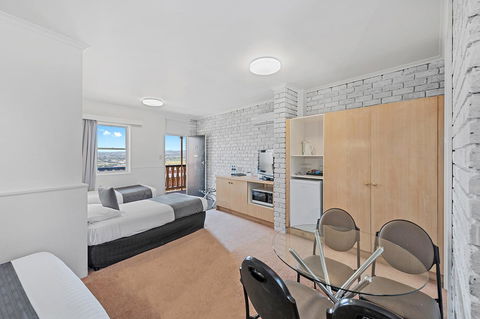 Coach House Launceston - Hotel WA 9