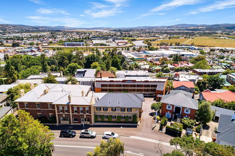 Coach House Launceston - Hotel WA 30