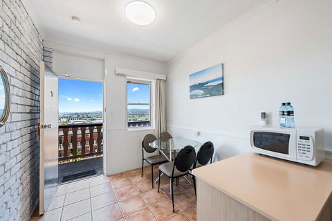 Coach House Launceston - Hotel WA 11