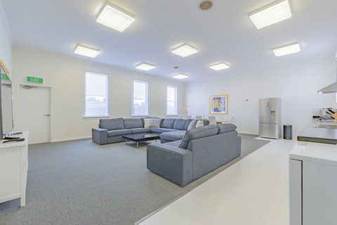 4 Bedroom House - Hobart CBD - Free Parking - Free WIFI - Hotel WA 9