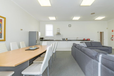 4 Bedroom House - Hobart CBD - Free Parking - Free WIFI - Hotel WA 16