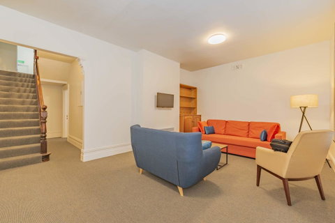4 Bedroom House - Hobart CBD - Free Parking - Free WIFI - Hotel WA 6