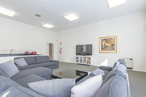 4 Bedroom House - Hobart CBD - Free Parking - Free WIFI - Hotel WA 12
