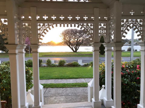 Riverbank Villa - Hotel WA 8