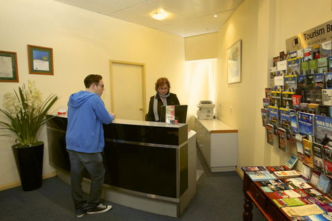 Mayfair Plaza Motel And Apartments - Hotel WA 2