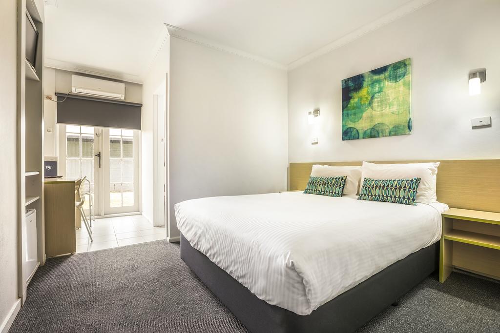 Airport West VIC Hotel WA