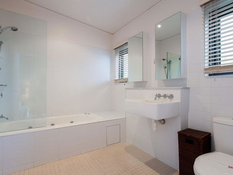 One Mile Ridge', 12a/26 One Mile Close - Stunning Views, Air Con, Infinity Pool - Hotel WA 2