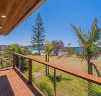 Pacifica 1 - On the beach at Brooms Head