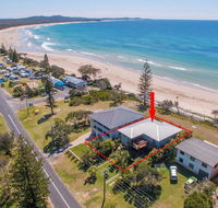 Pacifica 2 - Opposite the beach at Brooms Head