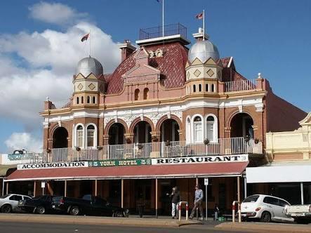 Paddys Golden Patch - Hotel WA 3