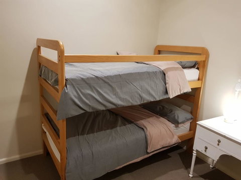 Pakenham Ranges - Hotel WA 2