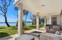 Paradise Beach House - Waterfront with Heated Pool