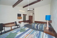 Book Narromine Accommodation Vacations Hotel WA Hotel WA