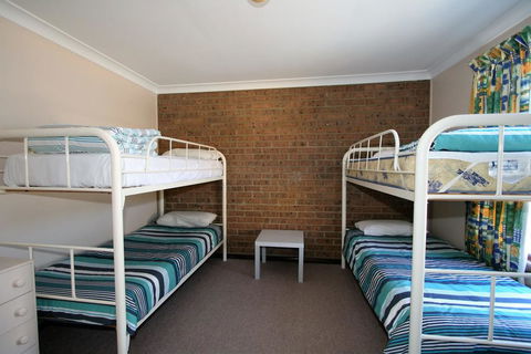 Petersdorf 4/129 Gippsland Street - Hotel WA 2