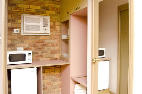 Pines Country Club Motor Inn - Hotel WA 0