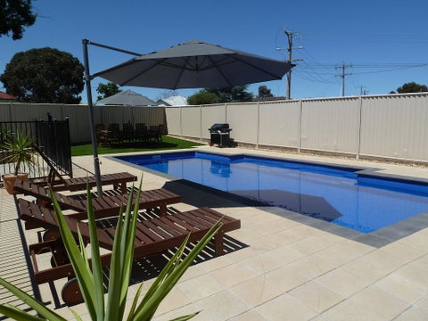 Ploughmans Motor Inn - Hotel WA 0