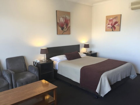 Ploughmans Motor Inn - Hotel WA 2