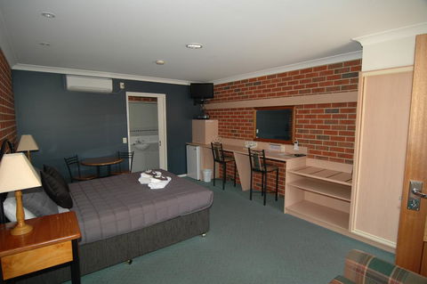 Poachers Paradise - Hotel WA 3