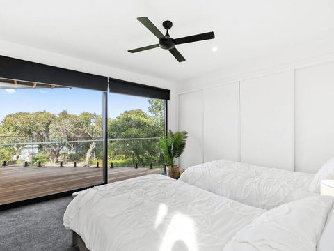 POINT BREAK , NEW LISTING 2019,  - Hotel WA 2
