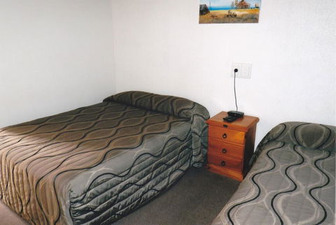 PRECINCT HOTEL GLADSTONE - Hotel WA 2