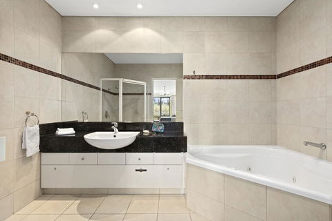 Quality Hotel Parklake Shepparton - Hotel WA 3