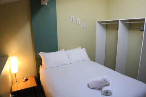 Razorback 8 - Hotel WA 1