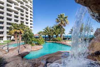 Rendezvous Hotel Perth Scarborough with Hotel WA