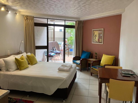 RENTAL: All $ Inclusive, Tidy Renovated Studio Apartment On The Strand, Pool,  - Hotel WA 1