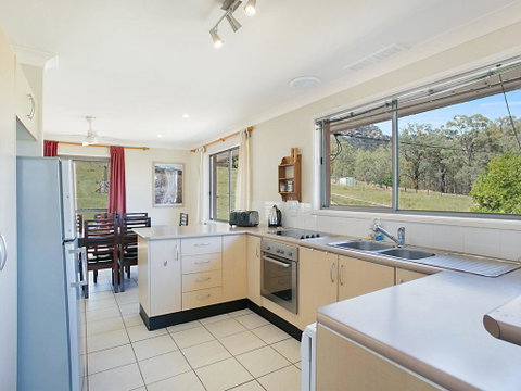 Rosamund House In Broke, 4br House In Walking Distance To Cellar Doors - Hotel WA 2