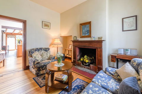 Sargeants & Armoury Cottages 1823 - Hotel WA 2