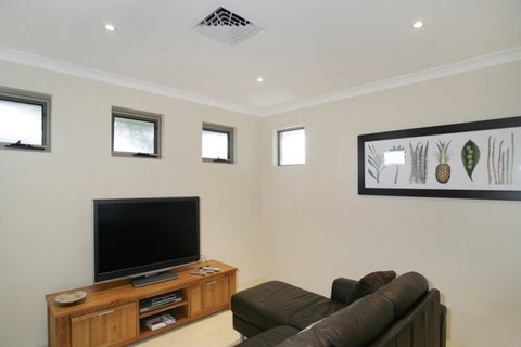 Seal 4 Bedroom House By Shoalwater Executive Homes - Hotel WA 2