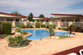 Seaspray Beach Holiday Park with Hotel WA