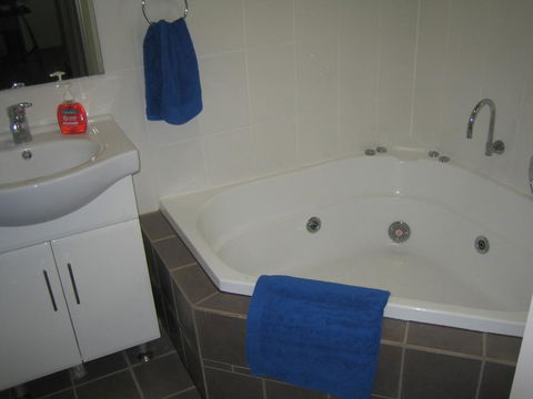 Showgrounds Cottage Naracoorte - Hotel WA 3