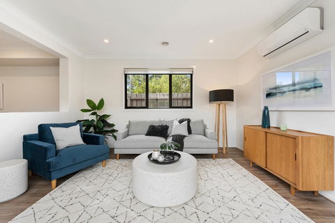 Spacious 4-Bed House With Parking And Backyard - Hotel WA 2