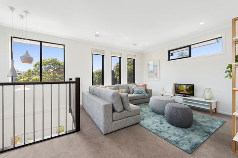 Spacious 4-Bed House With Parking And Backyard - Hotel WA 0