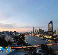 Spacious River Front 2 Bed Apt Central Location - Hotel WA