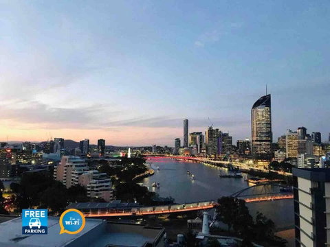 Spacious River Front 2 Bed Apt Central Location - Hotel WA 0