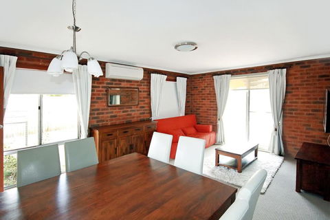 Sponars Onshore Apartment 1 - FREE Unlimited WIFI - Hotel WA 2